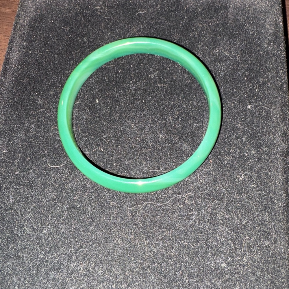 Chic Green Jade Bangle Bracelet